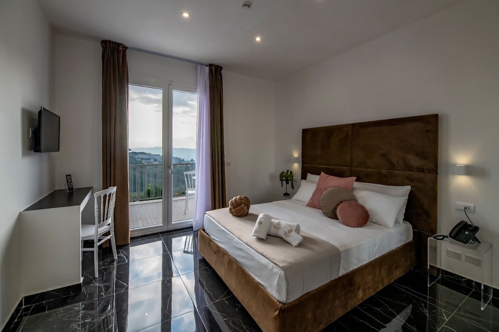 Classic Double or Twin Room - Photo 4