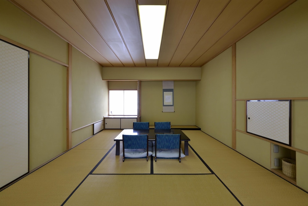 Basic Suite, Japanese Futon photo 3