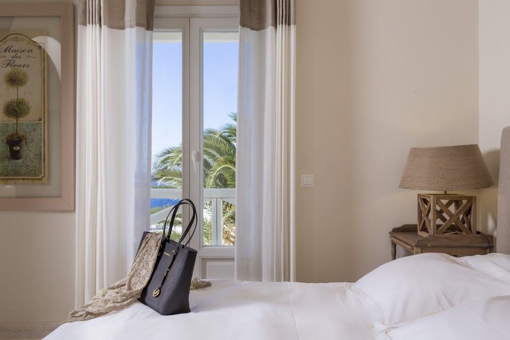 Superior Suite, Sea View - Photo 3