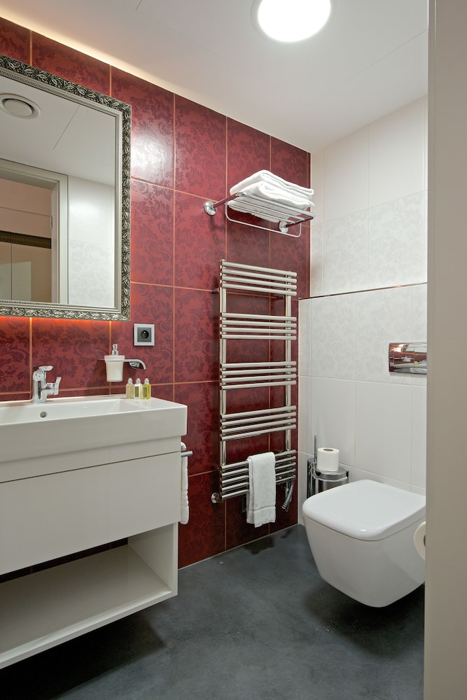 Deluxe Double Room (extra bed, park view, ground floor) photo 2