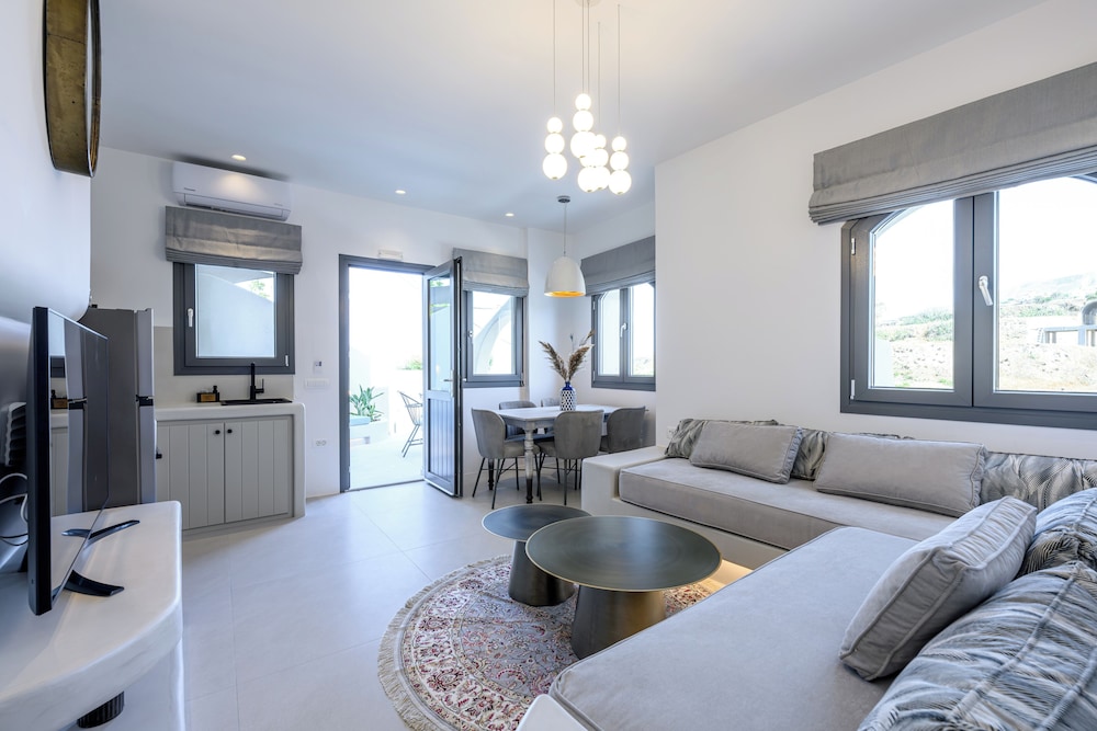 Executive Suite with outdoor Hot Tub