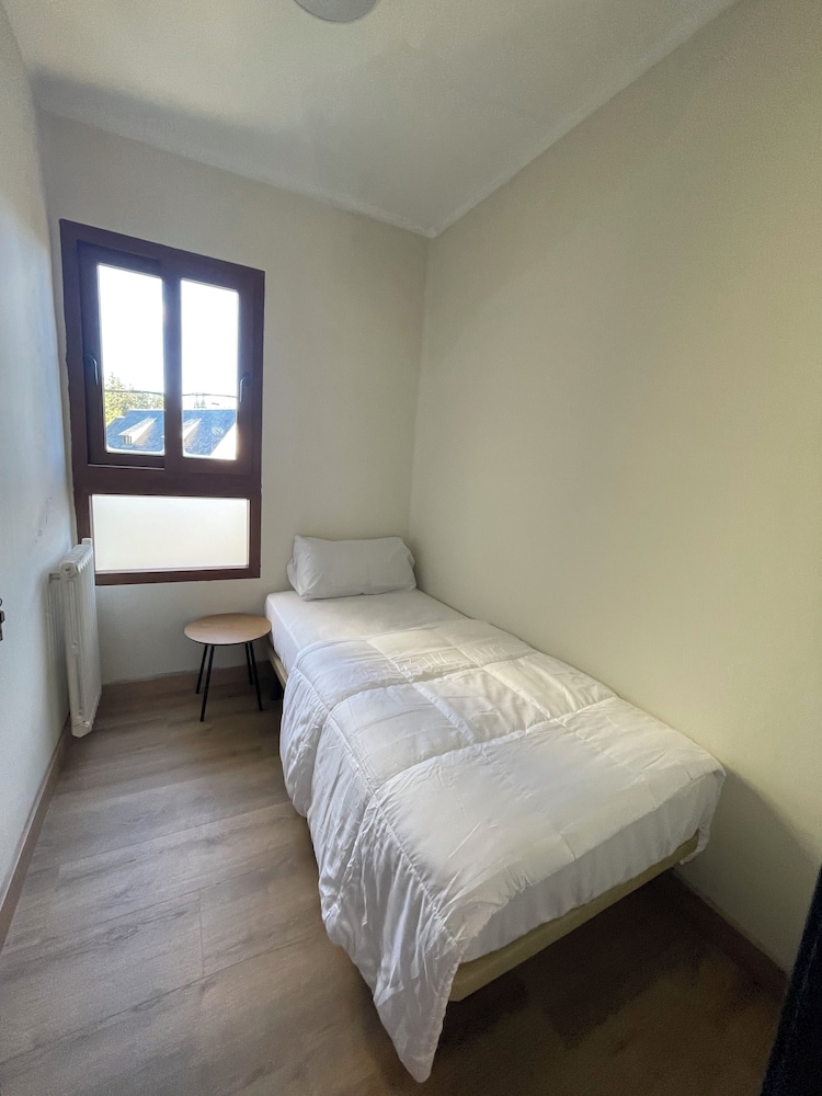 Comfort Single Room, 1 Twin Bed, Shared Bathroom, Garden View photo 2