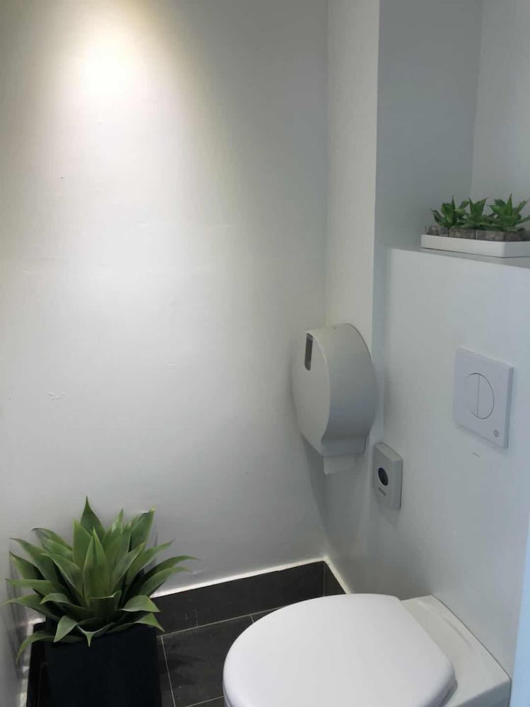 Basic Double Room, Shared Bathroom, Park View photo 3