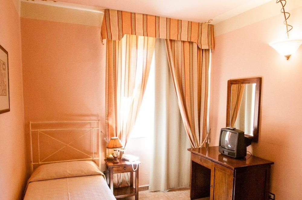 Classic Single Room