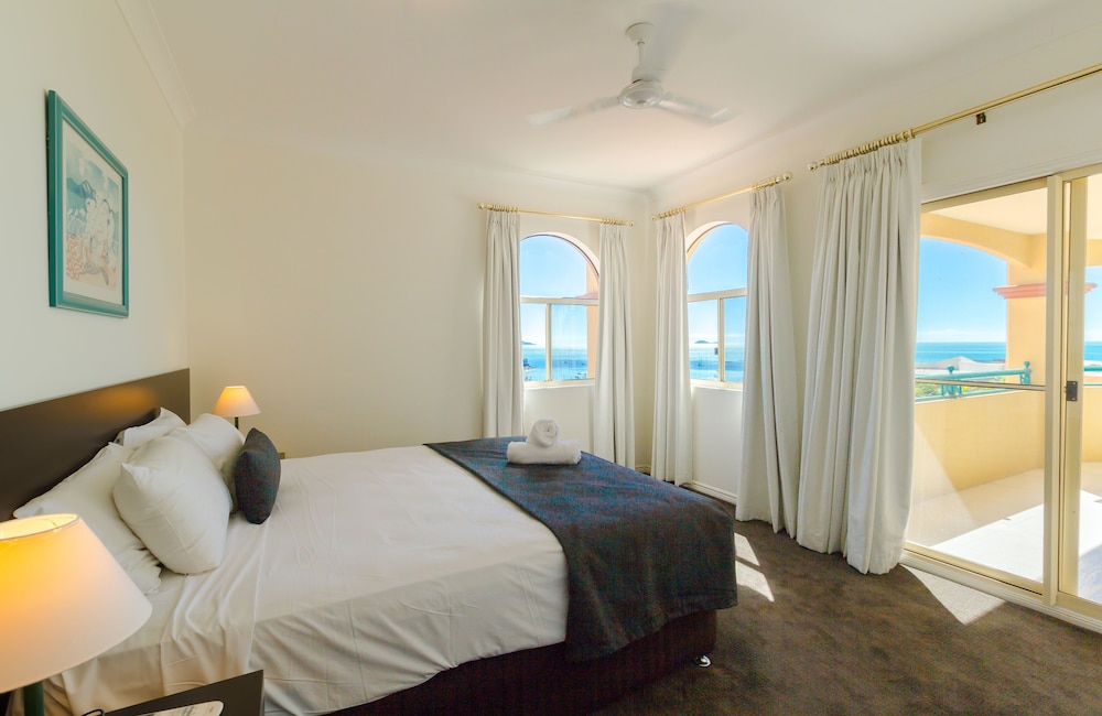 Three Bedroom Penthouse Ocean View Apartment photo 3