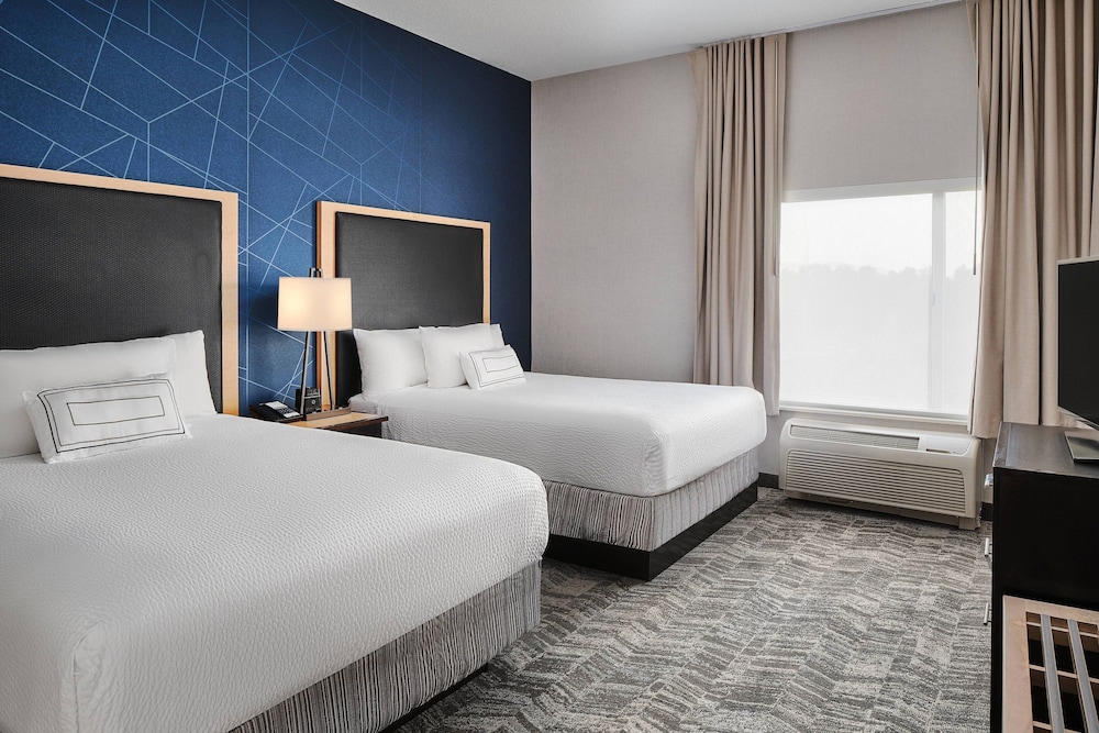 Suite, Multiple Beds - Photo 4