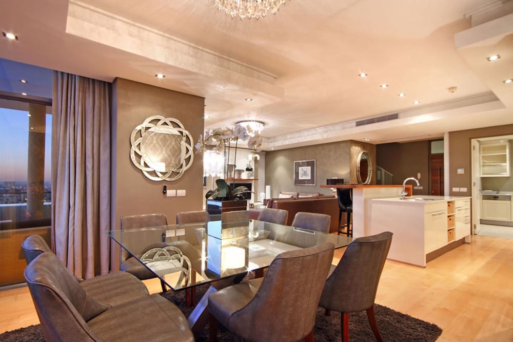 Three-Bedroom Exclusive Penthouse - Photo 14