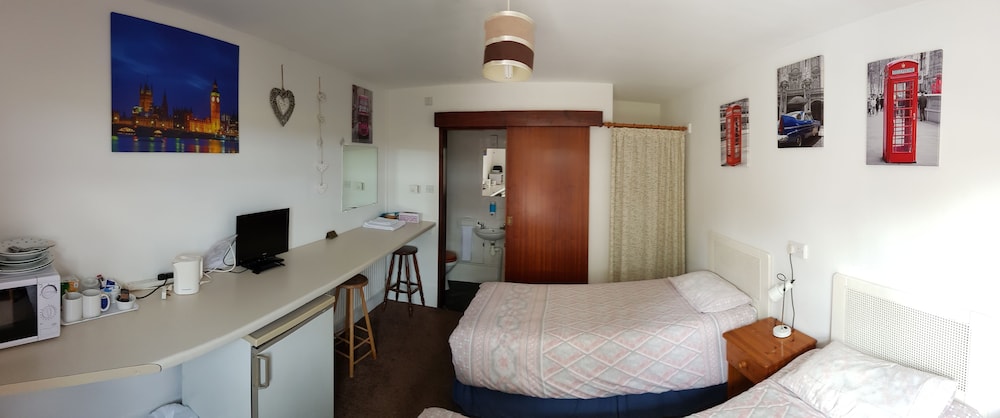 Twin Room, 2 Twin Beds photo 2