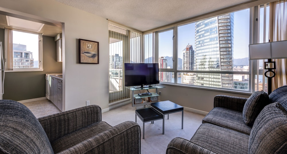 Carmana 2-Bedroom Suite (1 Queen + 1 Queen) thumbnail 5