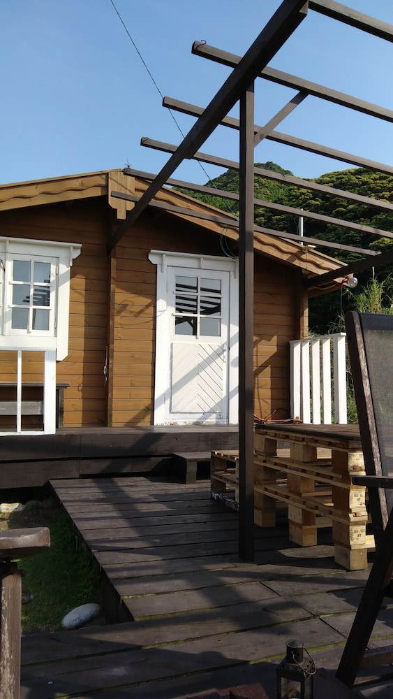 Hut photo 2