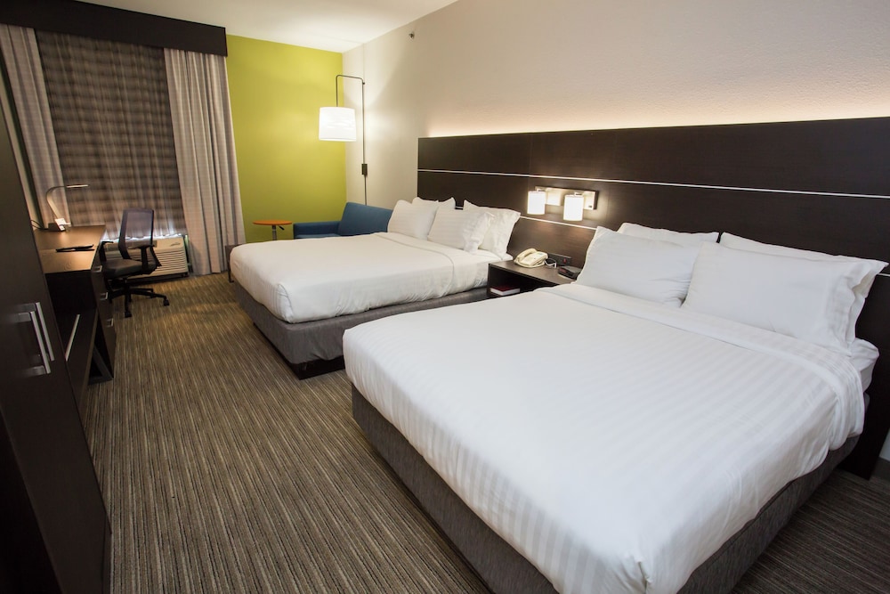 Suite, Multiple Beds - Photo 4