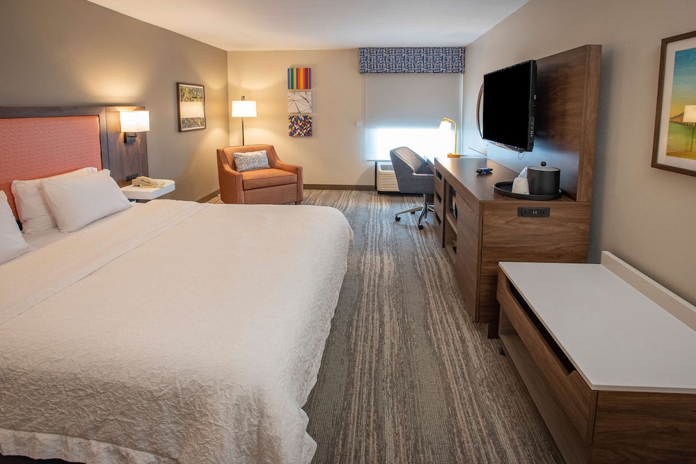 Room, 2 Queen Beds, Accessible (Roll-In Shower, Mobility & Hearing) - Photo 5