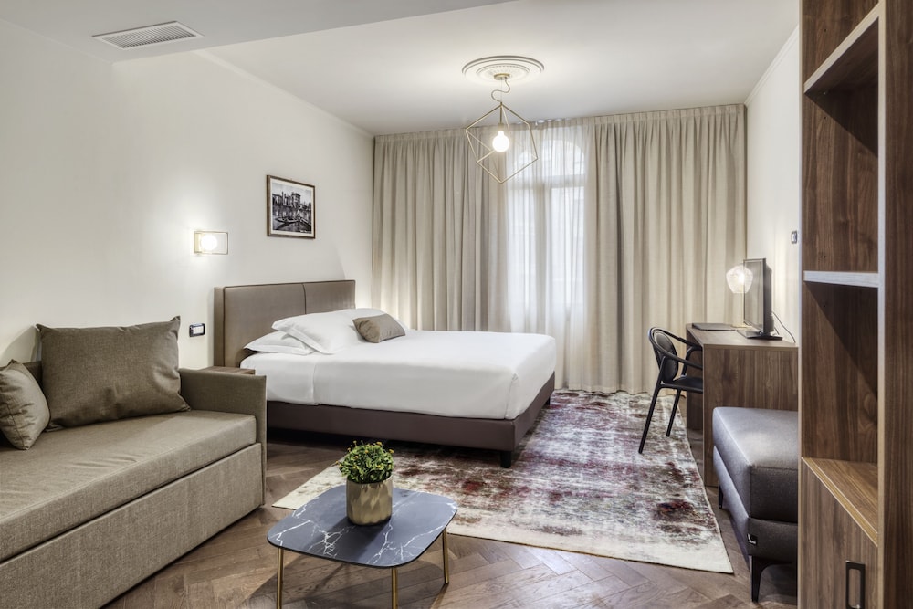 Junior Studio Suite