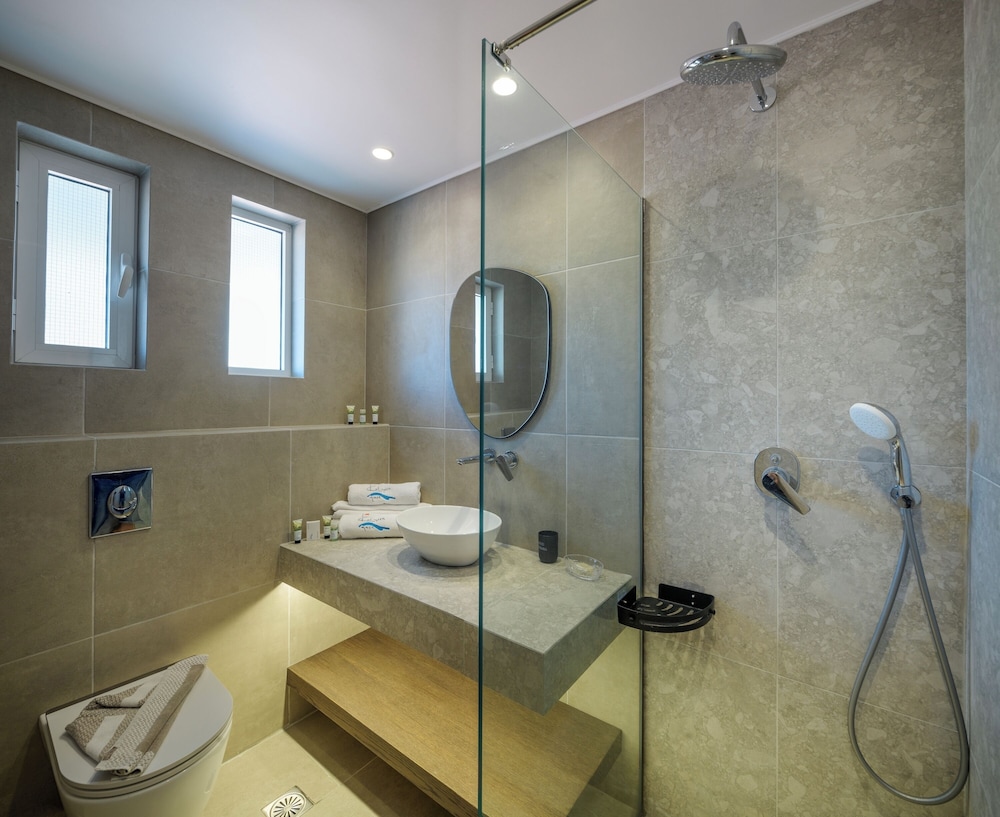 Deluxe Room, Sea View - Photo 5