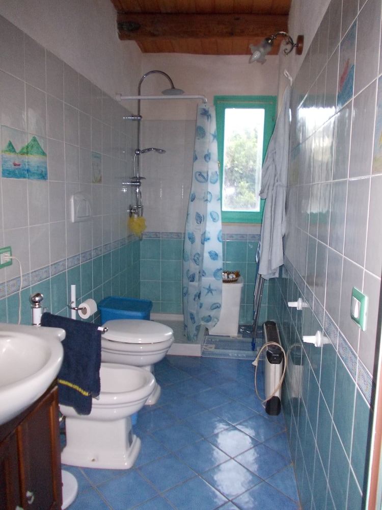 Family Quadruple Room, Shared Bathroom, City View photo 2