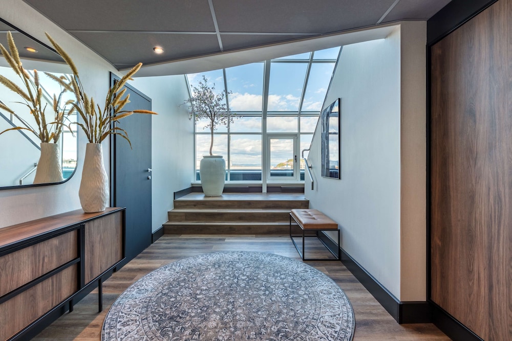 Premium Room (Panoramic View) thumbnail 5