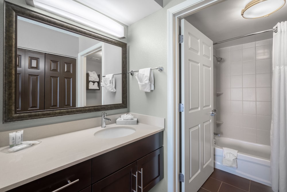 Suite, 1 Bedroom, Accessible Bathtub, Kitchen (Mobility Tub) - Photo 3