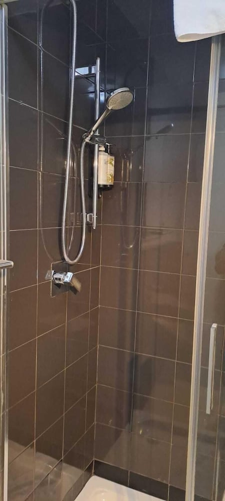 Classic Double Room, Ensuite photo 2