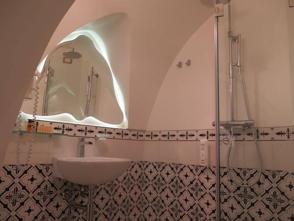 Standard Double or Twin Room photo 3