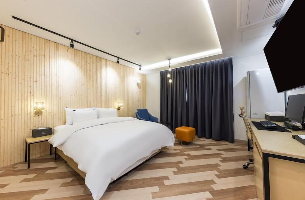 Deluxe Room - Photo 1