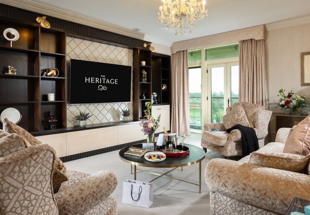 Honeymoon Studio Suite photo 2