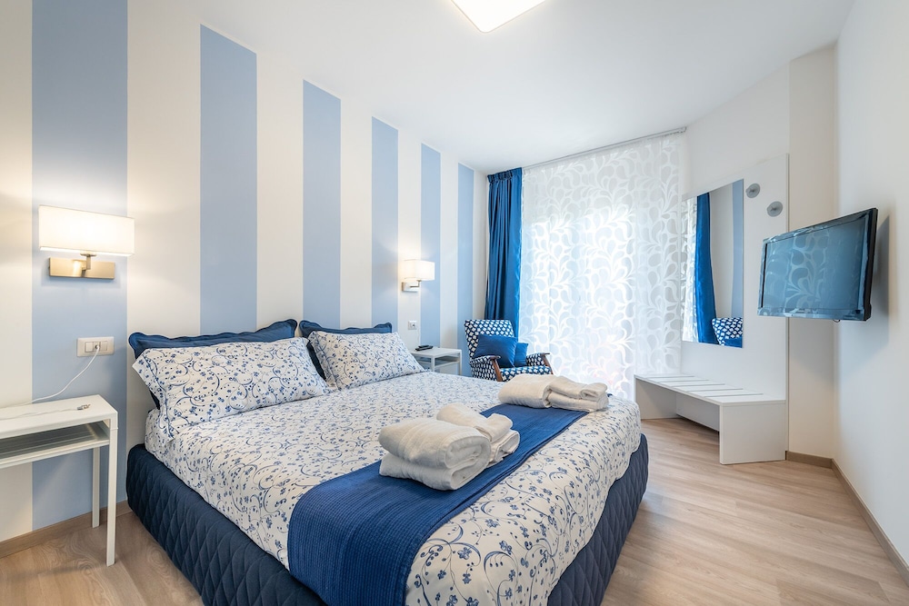 Comfort Room, 1 Queen Bed