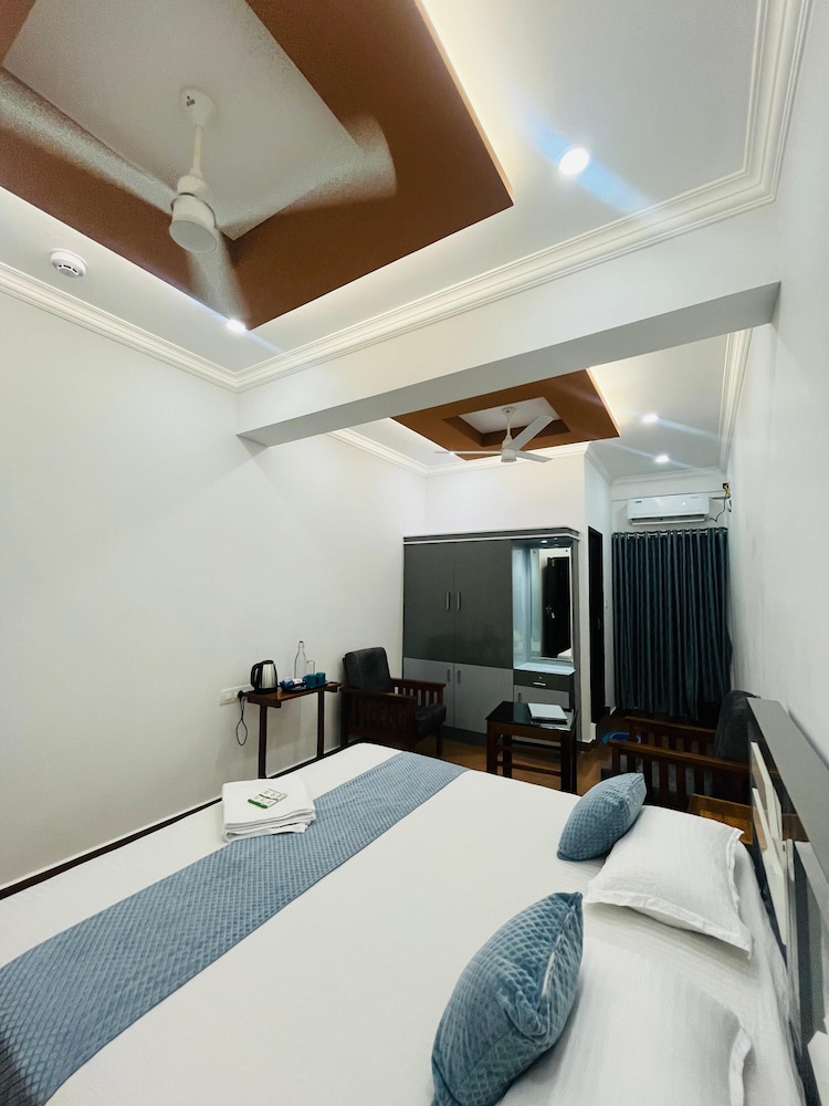 Deluxe Double Room photo 3