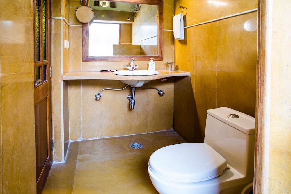 Comfort Room - Photo 5