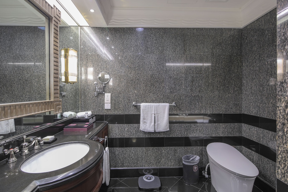 Jin Jiang Suite in Grosvenor House thumbnail 5