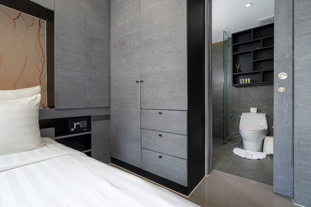 Exclusive Condo photo 3