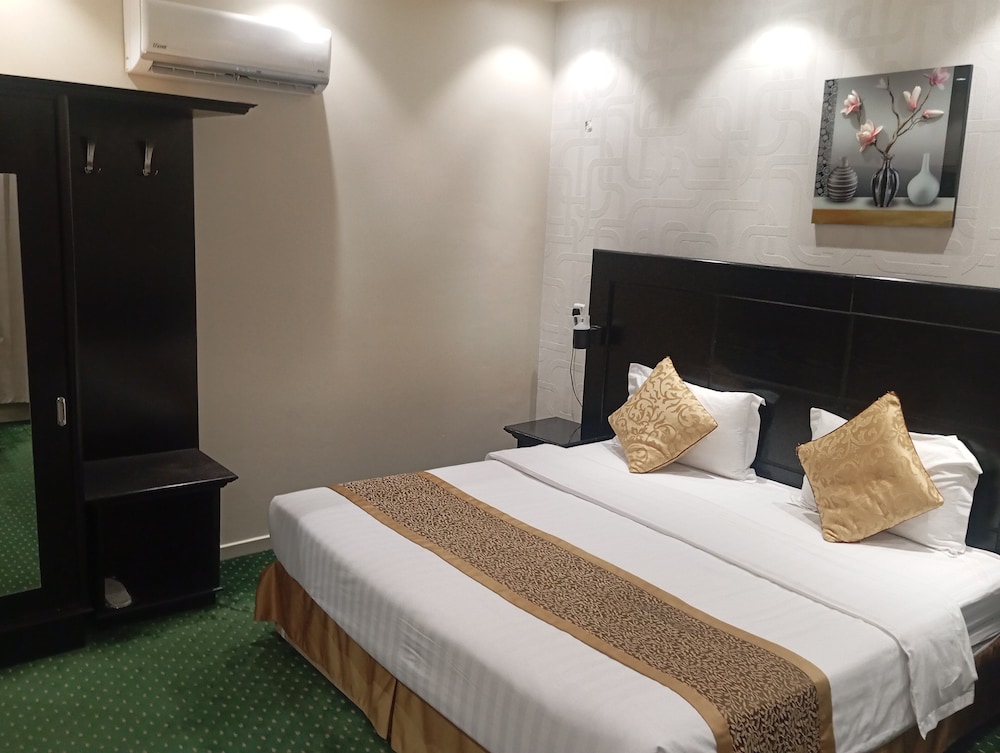 Deluxe Double or Twin Room, City View