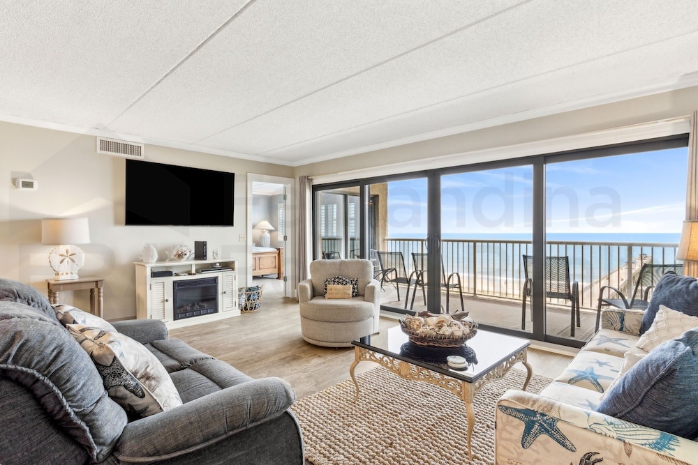 Condo, 3 Bedrooms