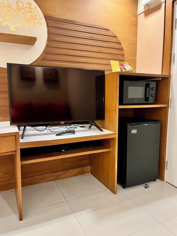 Deluxe Twin Room with Free Round-Trip Airport Transfer photo 3