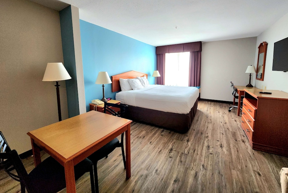 Suite, 1 King Bed, Non Smoking, Jetted Tub - Photo 22