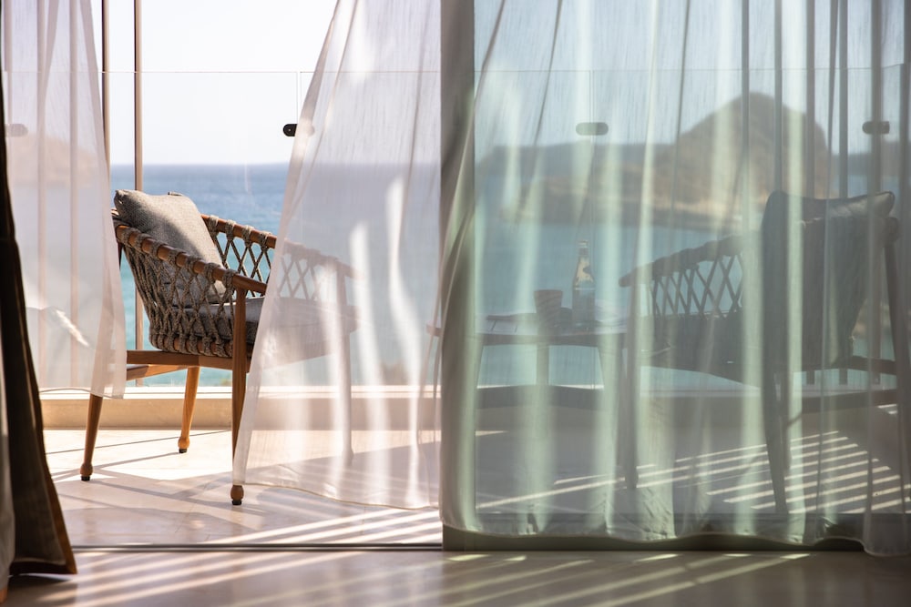 Ocean Balcony Club Room - Photo 5