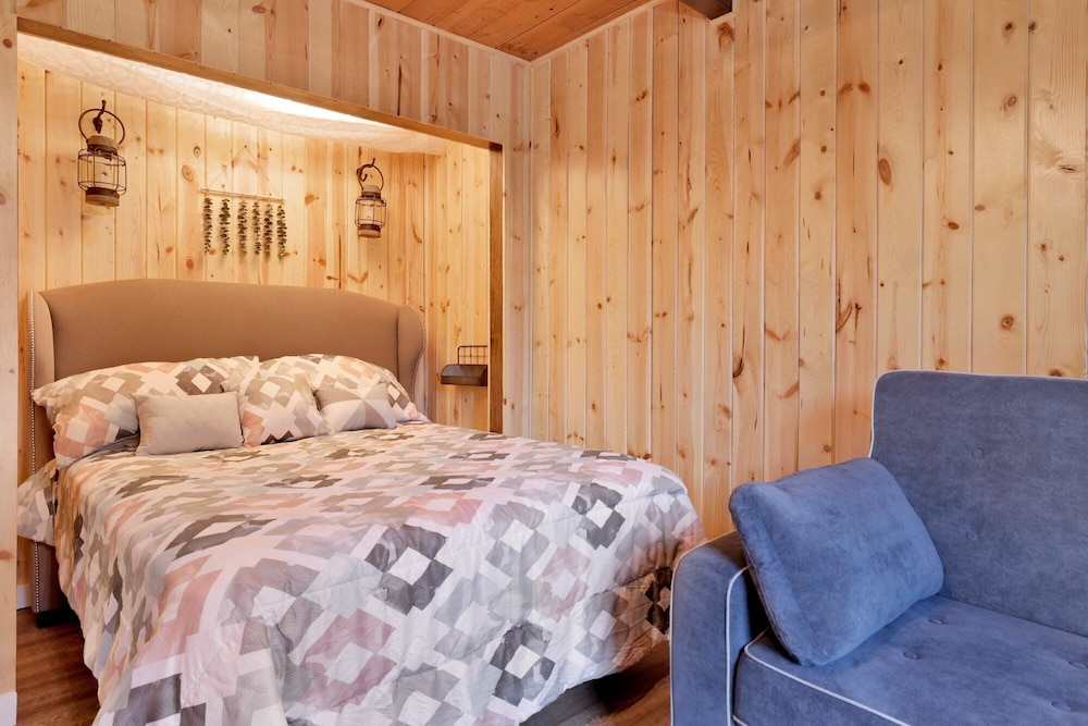 Cabin, Multiple Beds, Patio, Mountain View (2144) photo 3