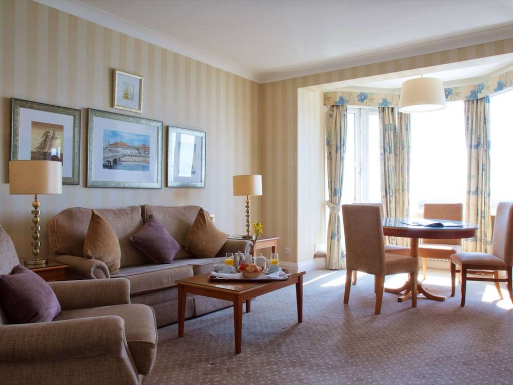 Suite, 1 Double Bed, Non Smoking, Sea View (with Sofabed) photo 2