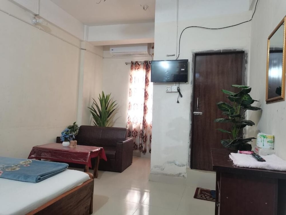 Basic Double Room photo 2