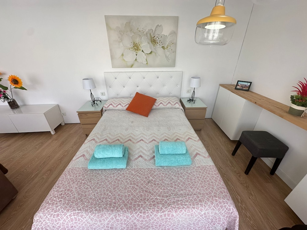 Double Room, Shared Bathroom, City View photo 2