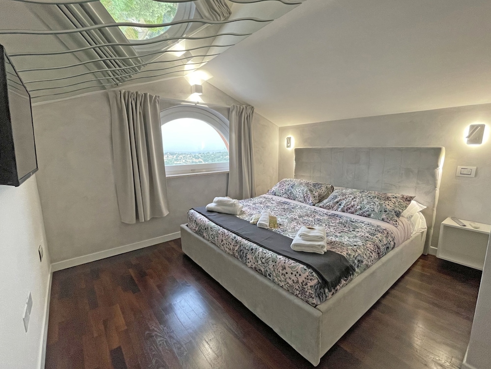 Superior Villa, 3 Bedrooms, Ensuite, City View photo 1