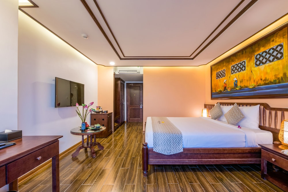 Superior Twin Room, Balcony - Photo 8