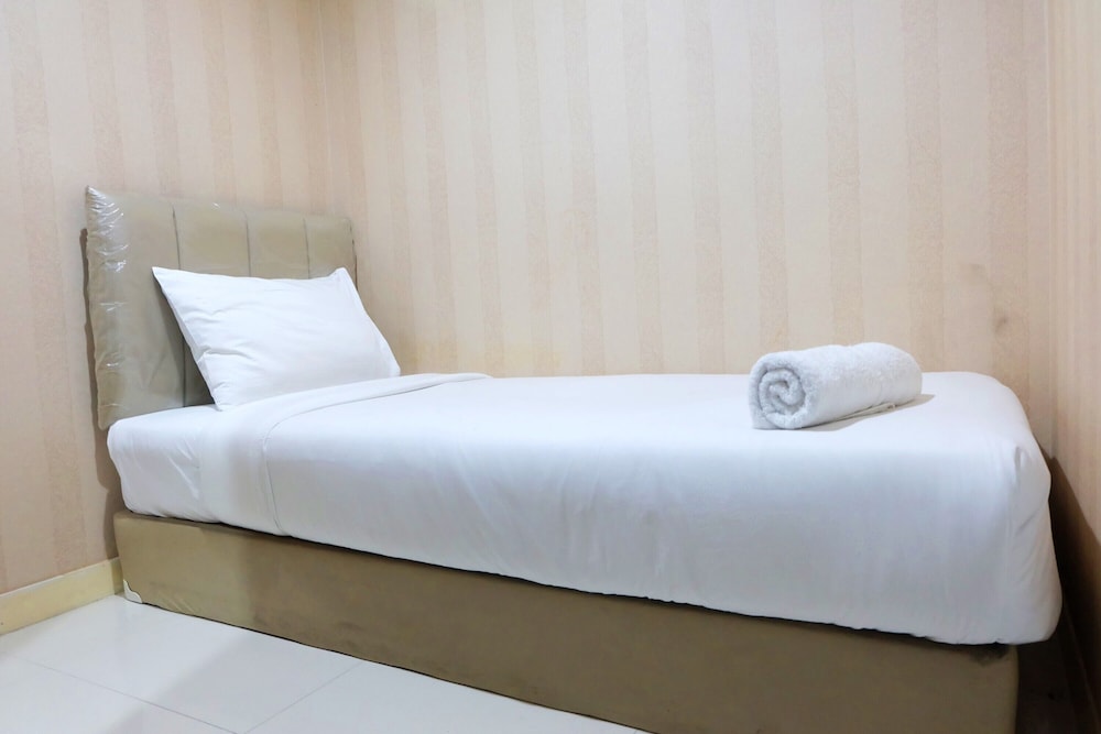 Room - Photo 14