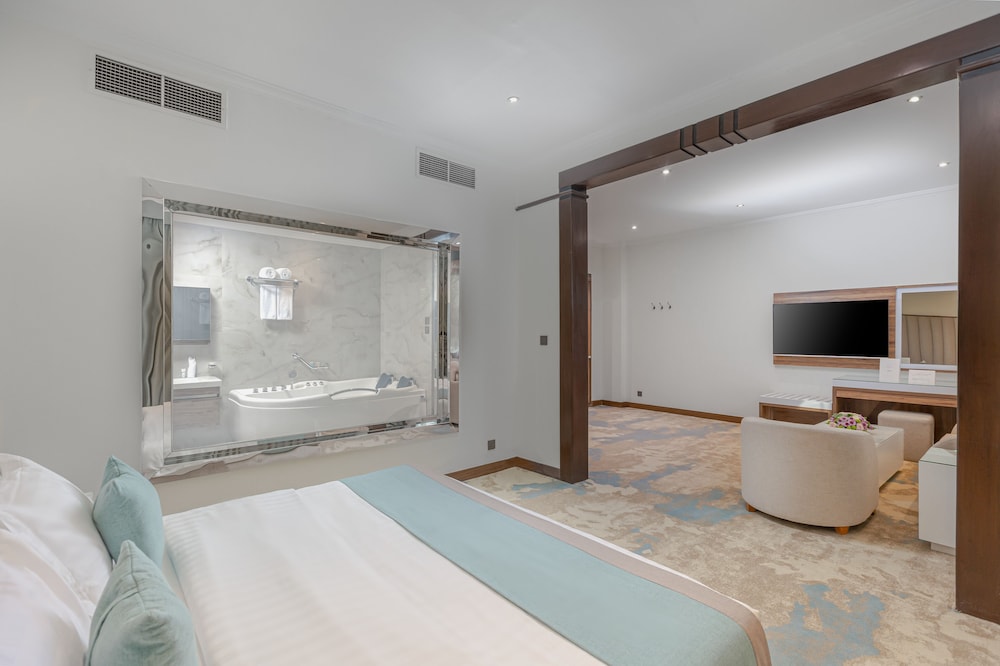Executive Suite - Photo 1