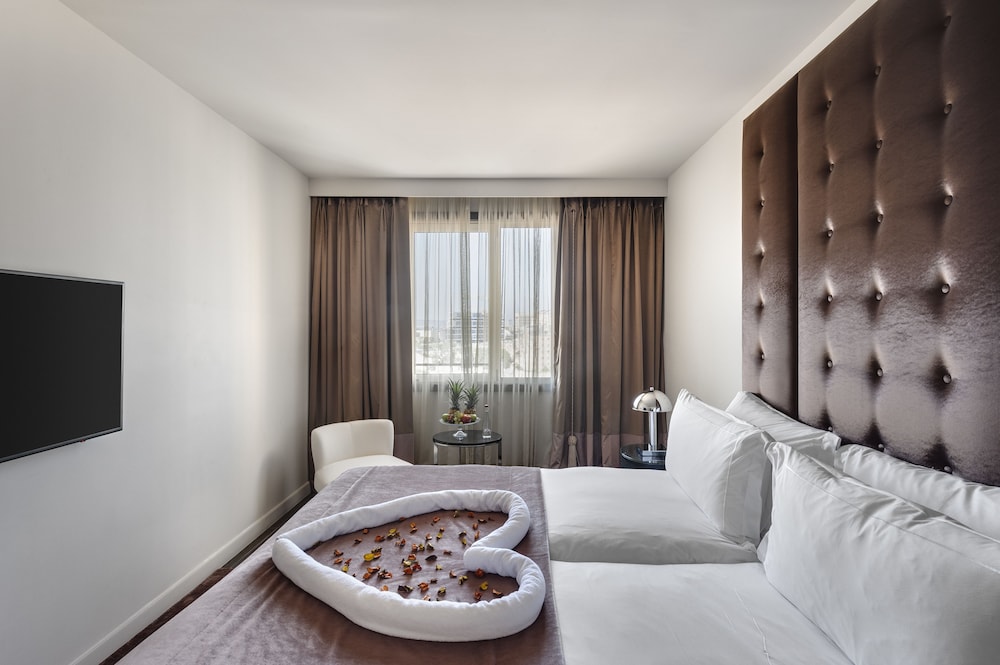 Premium Suite With Balcony High Floor