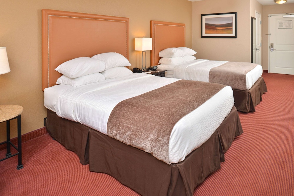 Room, 2 Queen Beds, Accessible, Non Smoking photo 2