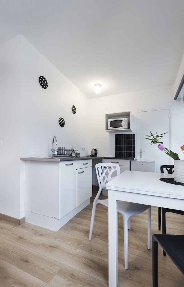 Studio, Private Bathroom (Studio Noir et Blanc) photo 3