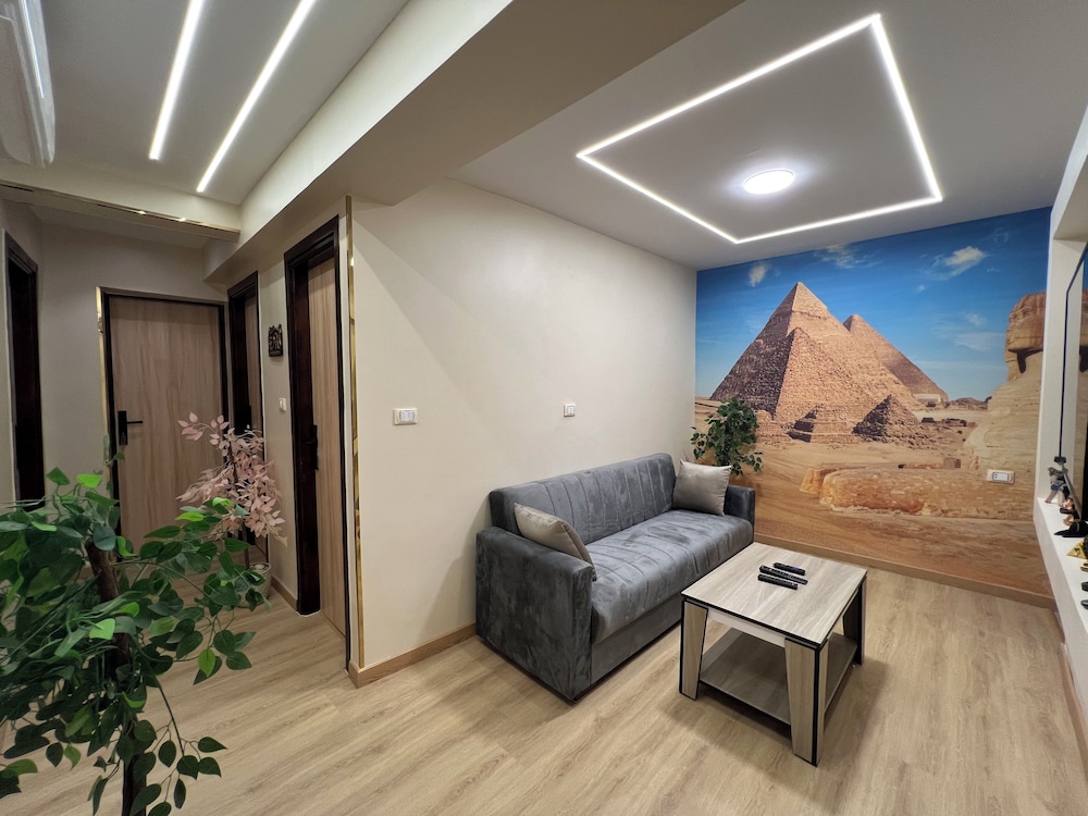 Two Bedrooms Suite Pyramids View with Balcony - Photo 1