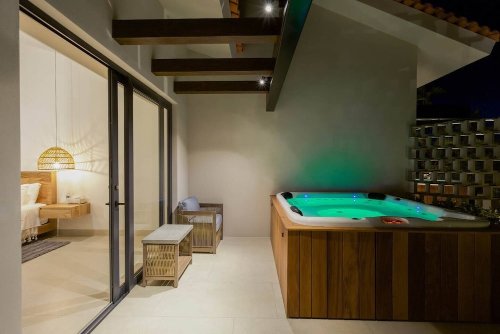 Luxury Room, Terrace, Beachside photo 2
