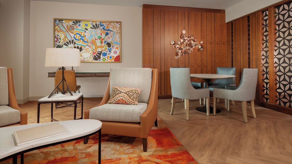 Tower - One Bedroom Suite - Club Access - Photo 1