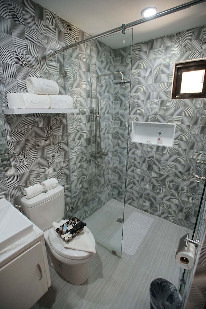 Deluxe Twin Room, Pool View photo 3